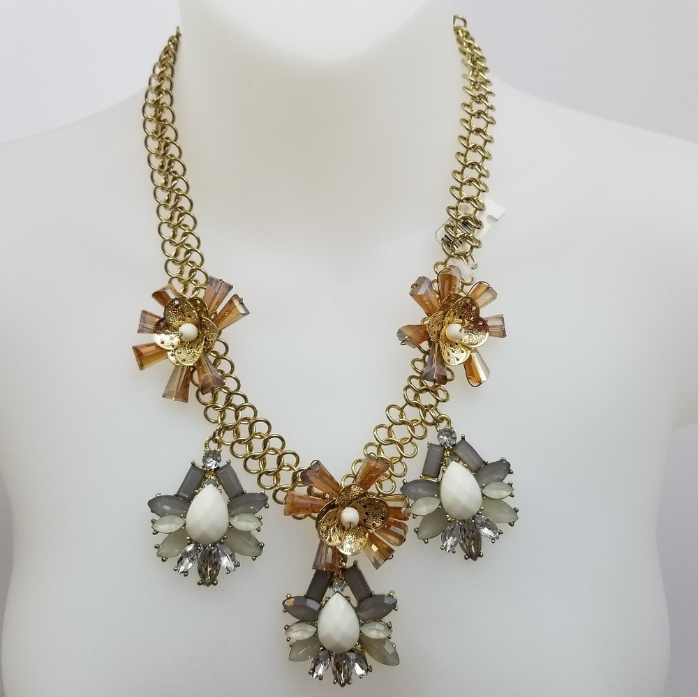 Necklace Multi Link in Goldtone